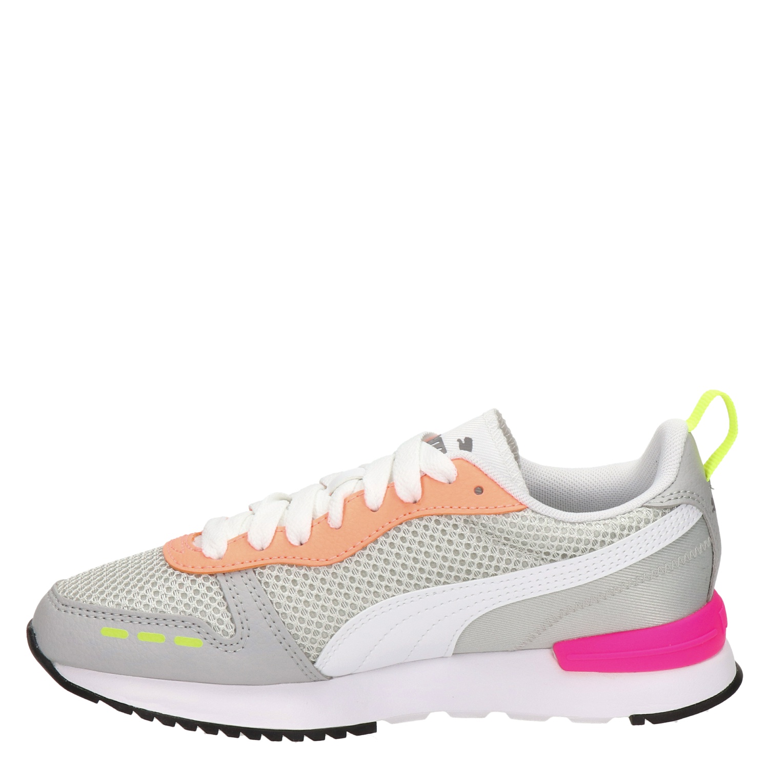 7 kleurrijke sneakers waar je in 2019 niet omheen kunt