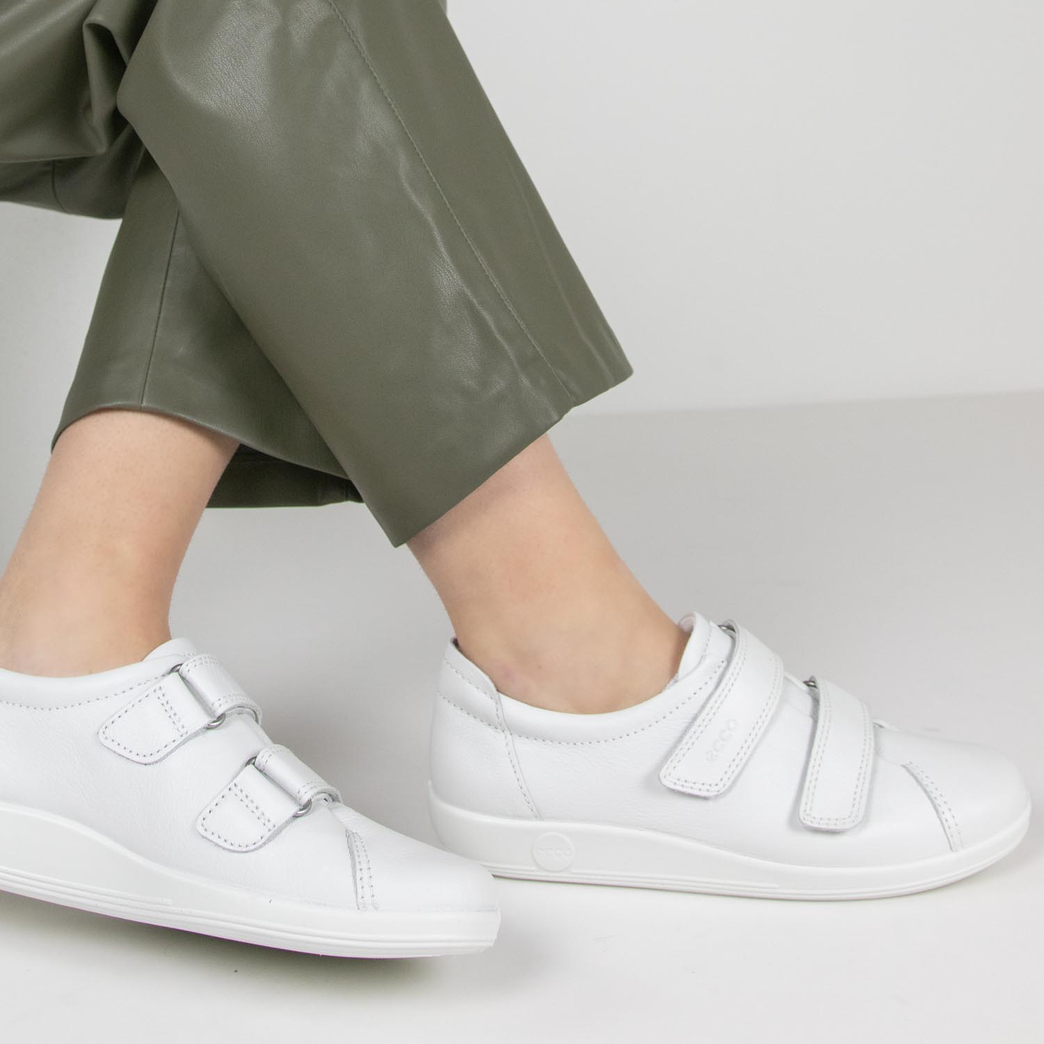 Ecco Soft 2.0 - Klittenbandschoenen voor dames - Wit - Nelson.nl