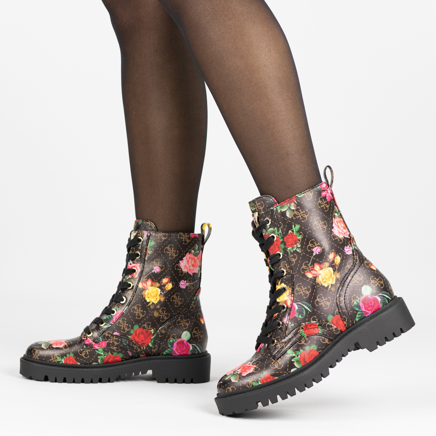 GUESS online kopen? | Morgen in huis* | Omoda