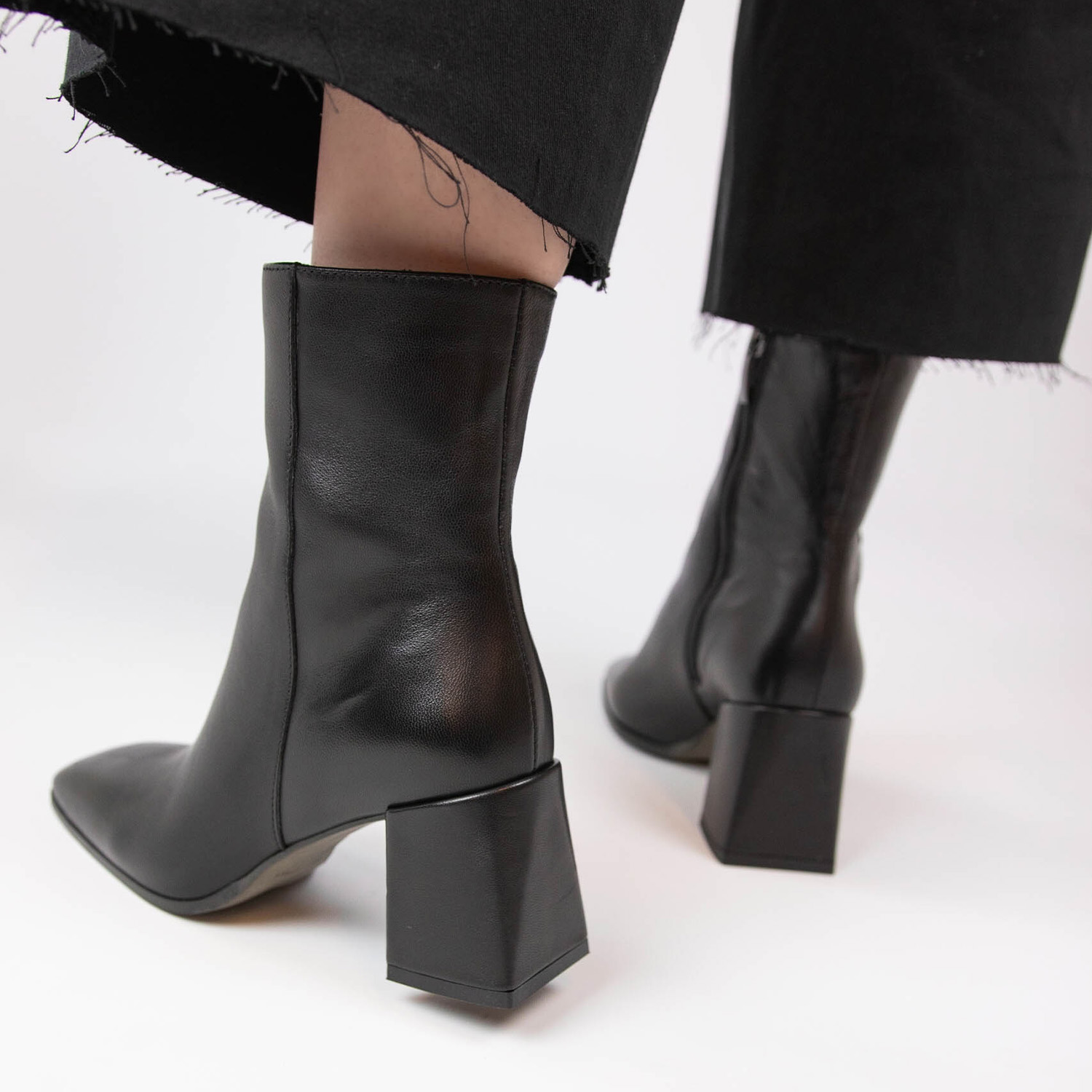 Nelson - Enkellaarsjes voor dames - Zwart - Shoemixx.nl