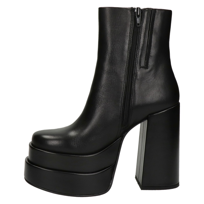 stevemadden cobra