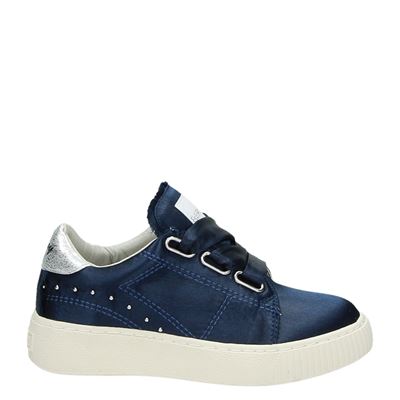 vallen vans kinderschoenen groot of klein vallen vans kinderschoenen groot of klein