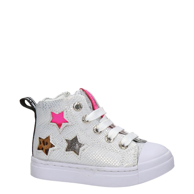 hoge sneakers meisje